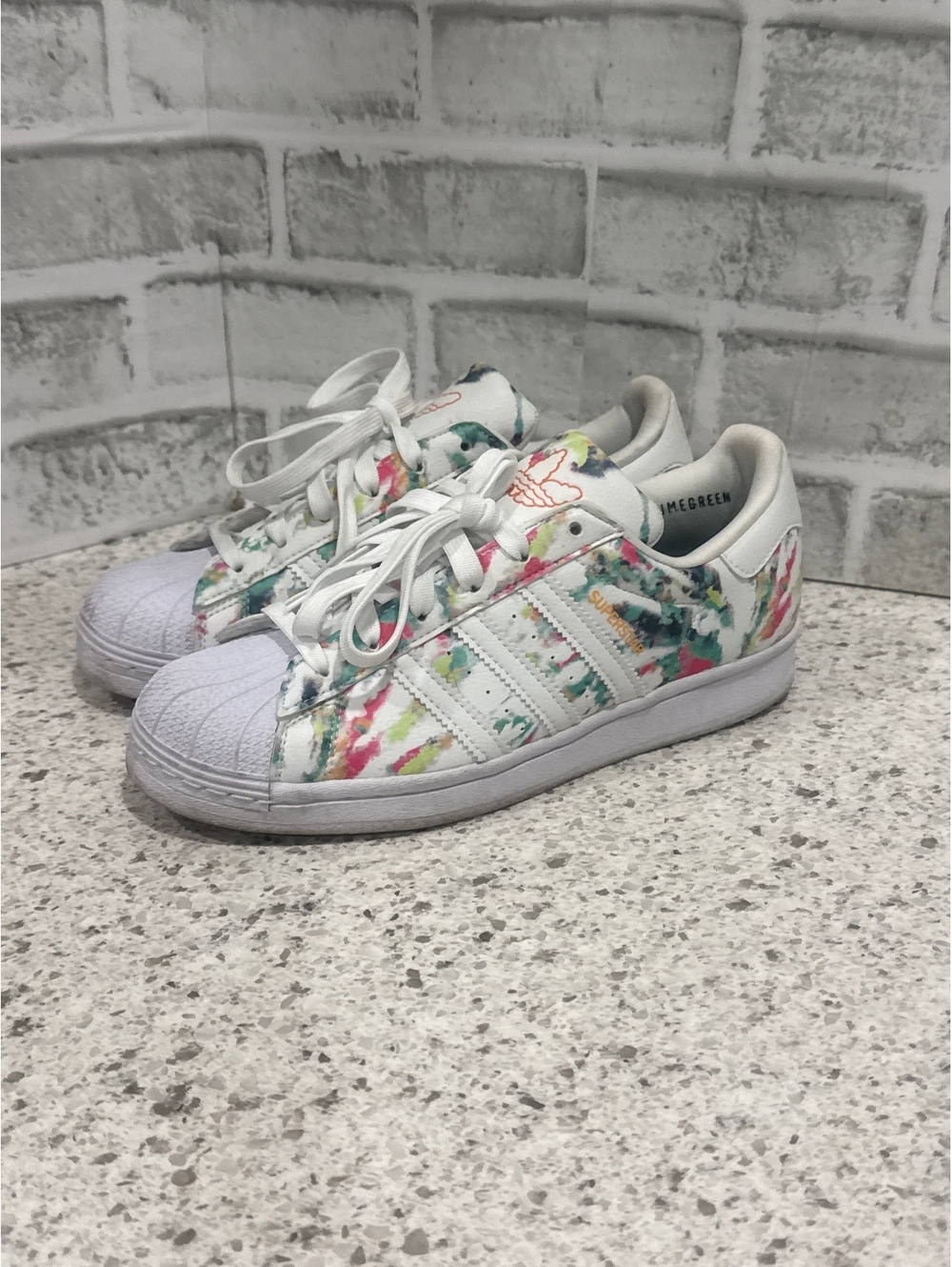 Adidas Superstar Watercolor Sneakers Men's Size 6, Unisex Equivalent to W 7.5